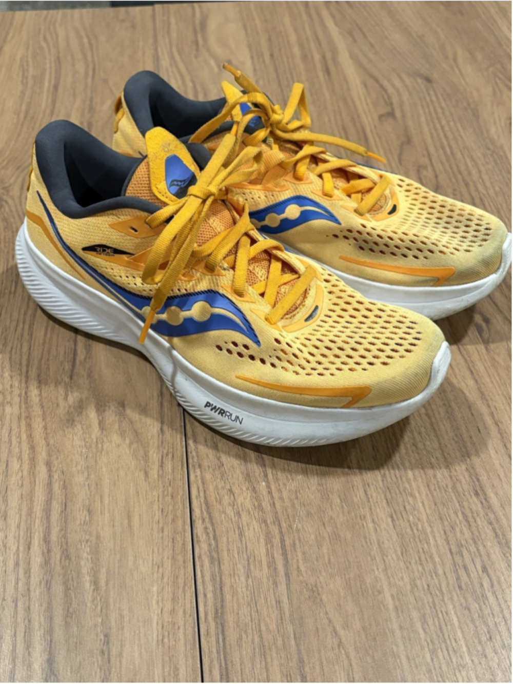 Saucony Ride 15 Women’s Size 8 Yellow Running Shoes Neutral Cushion Trainer E1